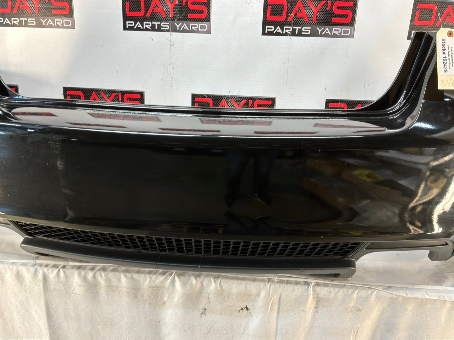 Rear bumper - Day's Parts Yard