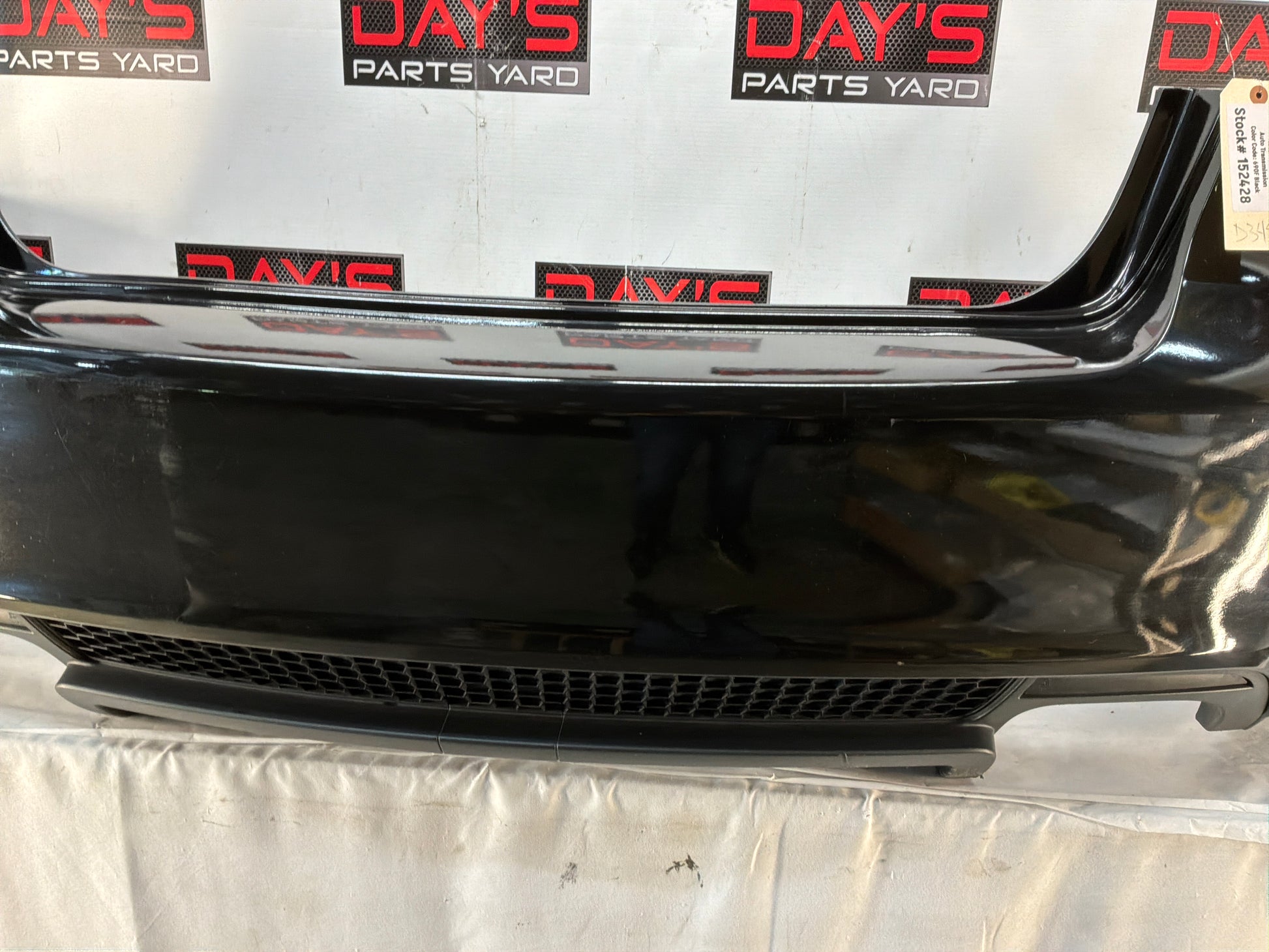Rear bumper - Day's Parts Yard