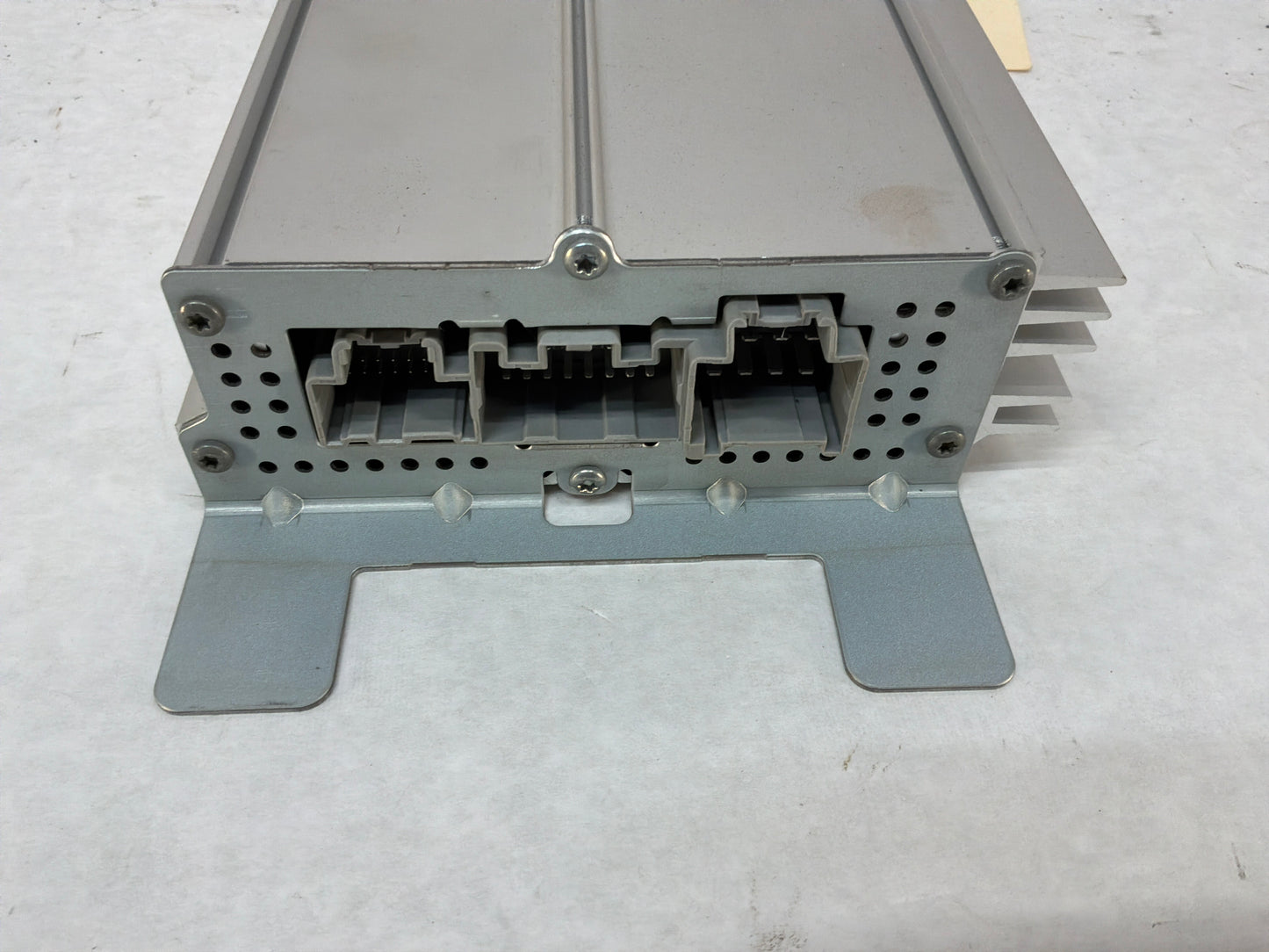 2013 Chevy Camaro 1LE Radio Stereo Speaker Amplifier OEM