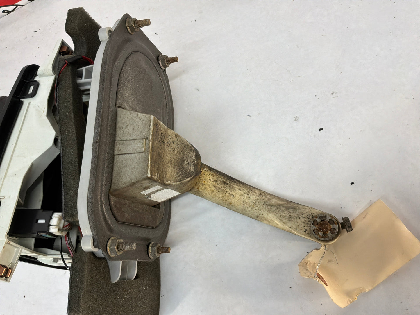 2005 Pontiac GTO Automatic Gear Selector Shifter Lever Assembly OEM