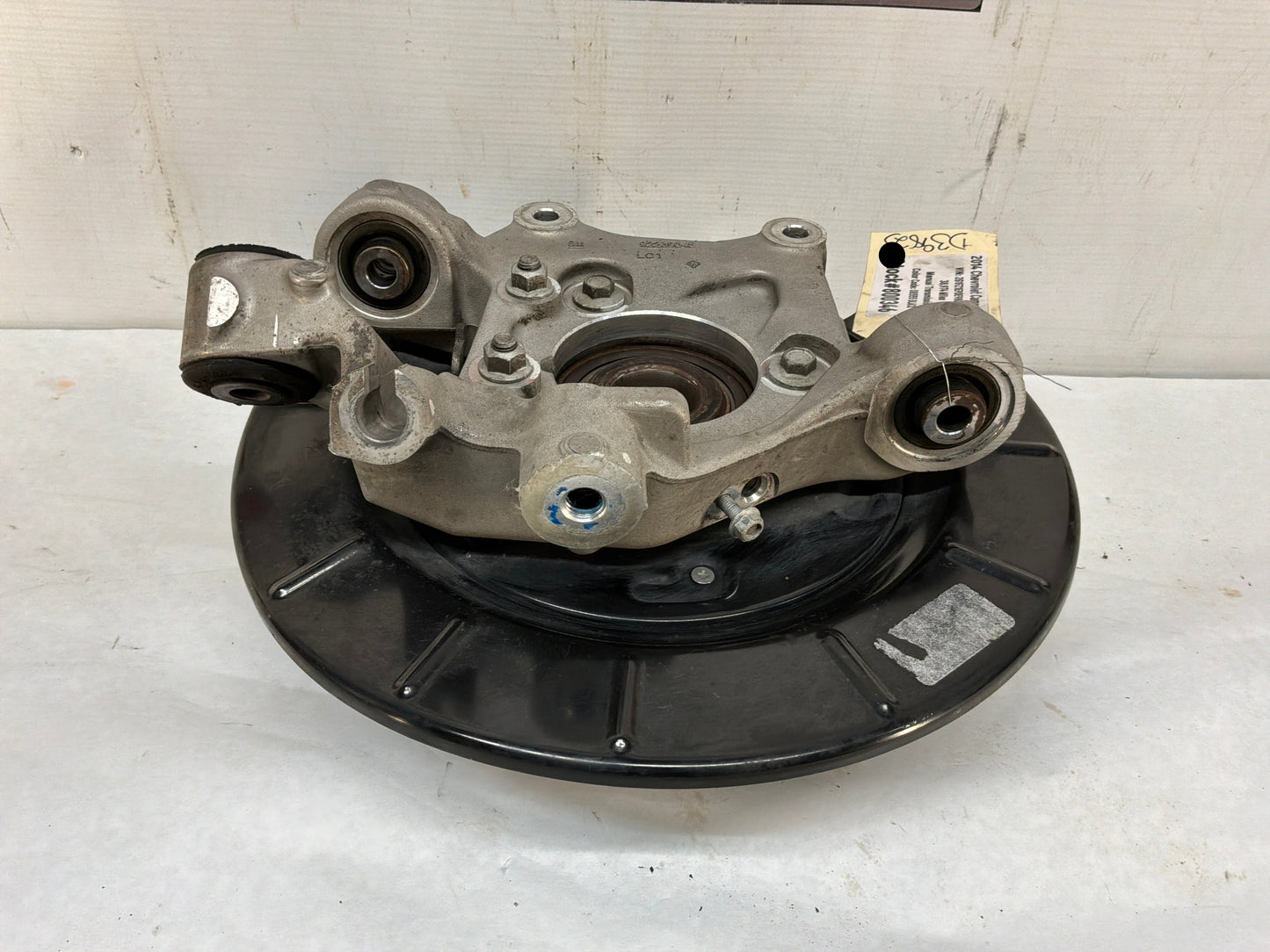 2014 Chevy Camaro LH Driver Rear Suspension Spindle Knuckle Hub Wheel Bearing OEM