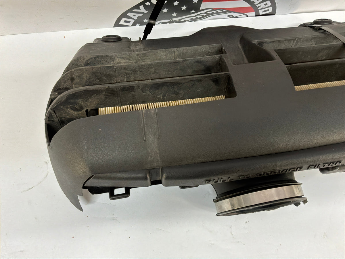 2002 Chevy Corvette Convertible Air Intake Filter Housing Cleaner Assembly OEM