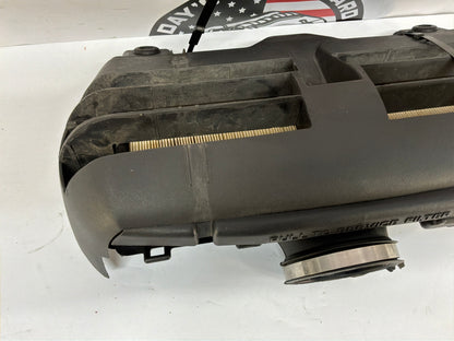 2002 Chevy Corvette Convertible Air Intake Filter Housing Cleaner Assembly OEM