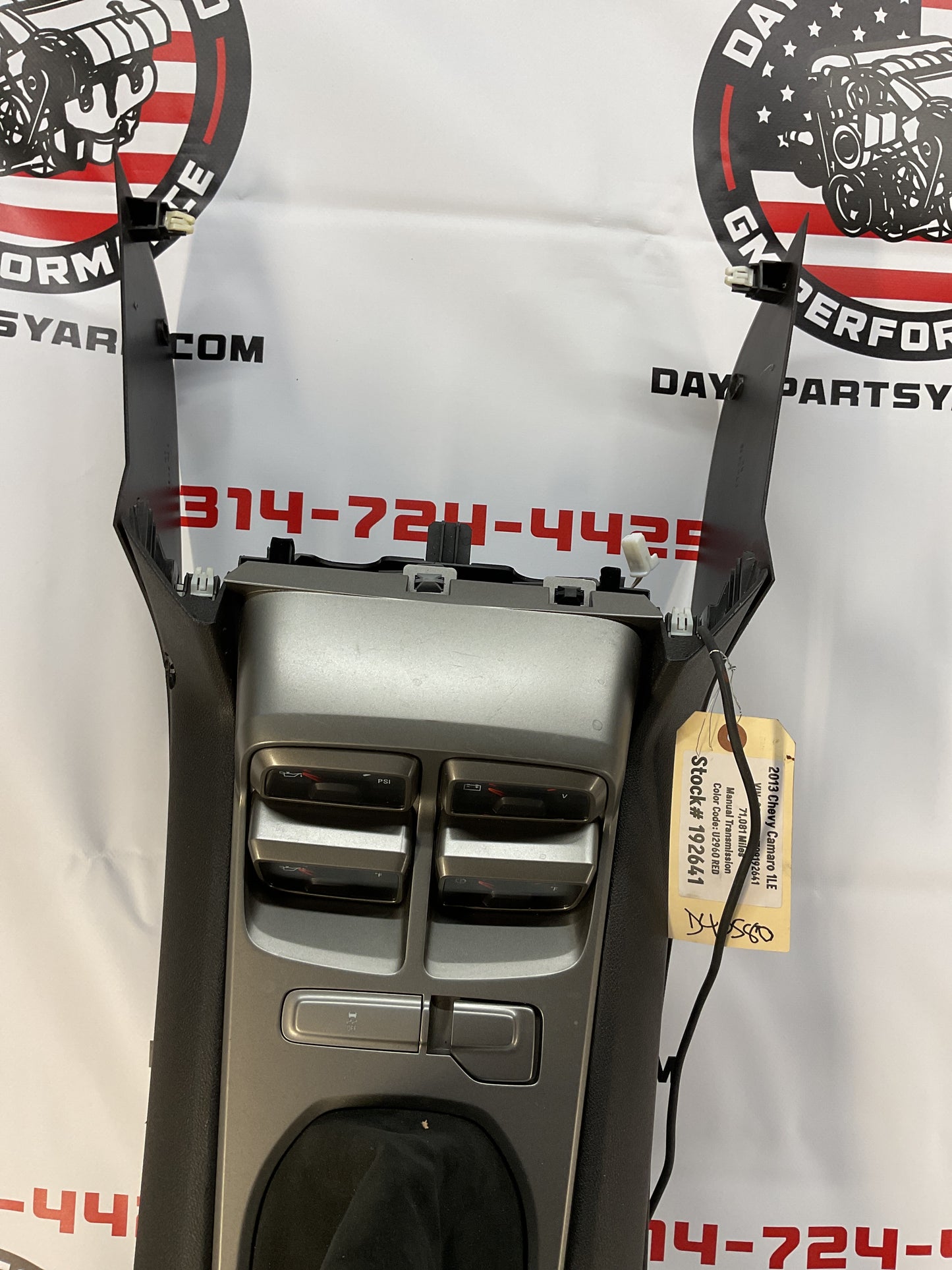 2013 Chevy Camaro 1LE Complete Center Console Arm Rest w/ Auxiliary Gauges OEM