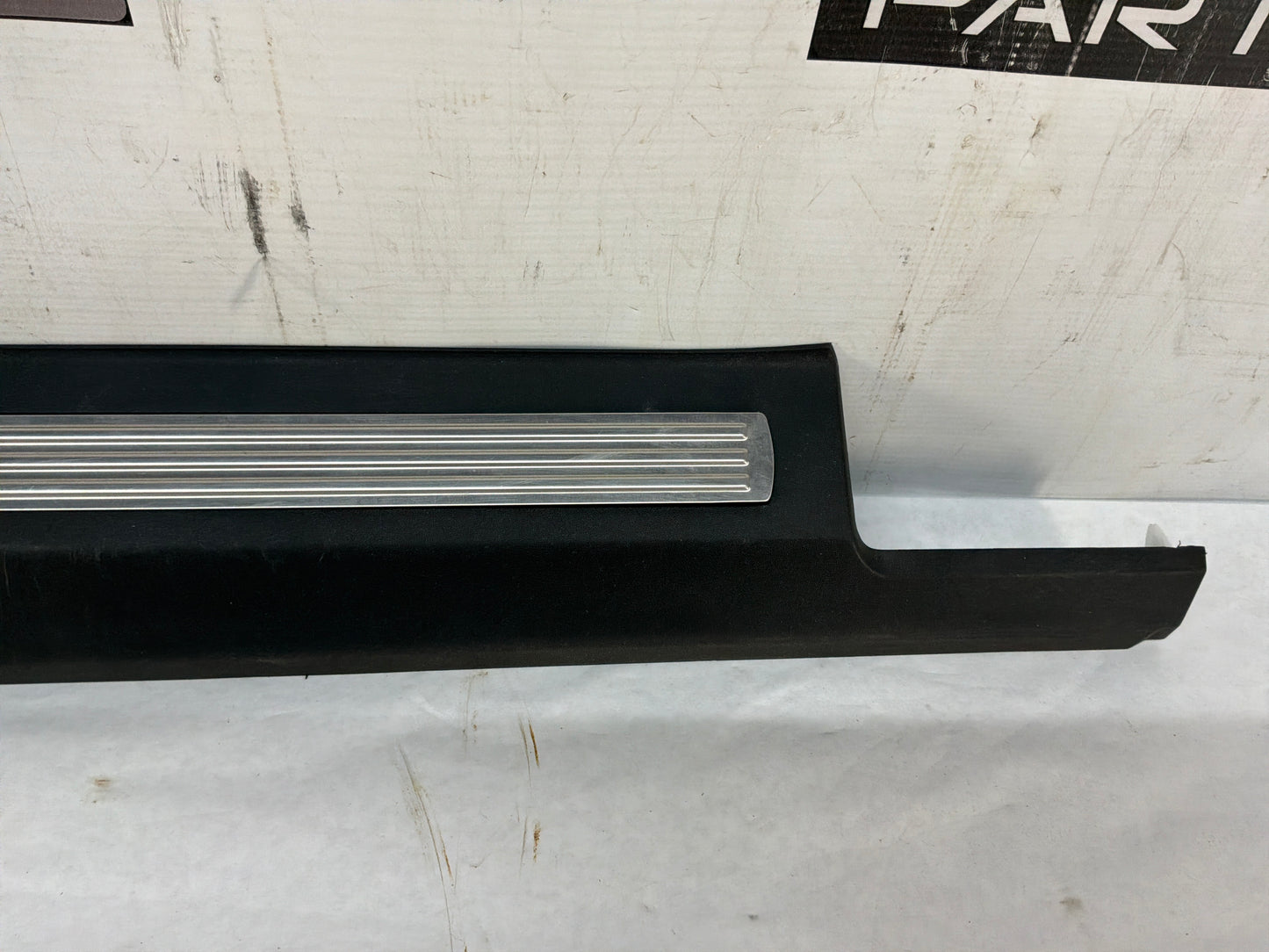 Front rh trim - Day's Parts Yard