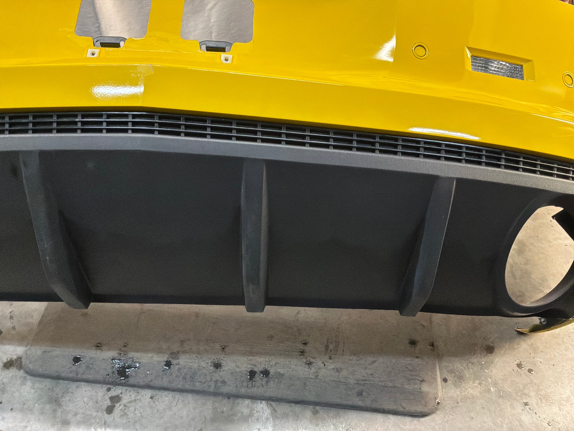 Complete rear bumper - Day's Parts Yard