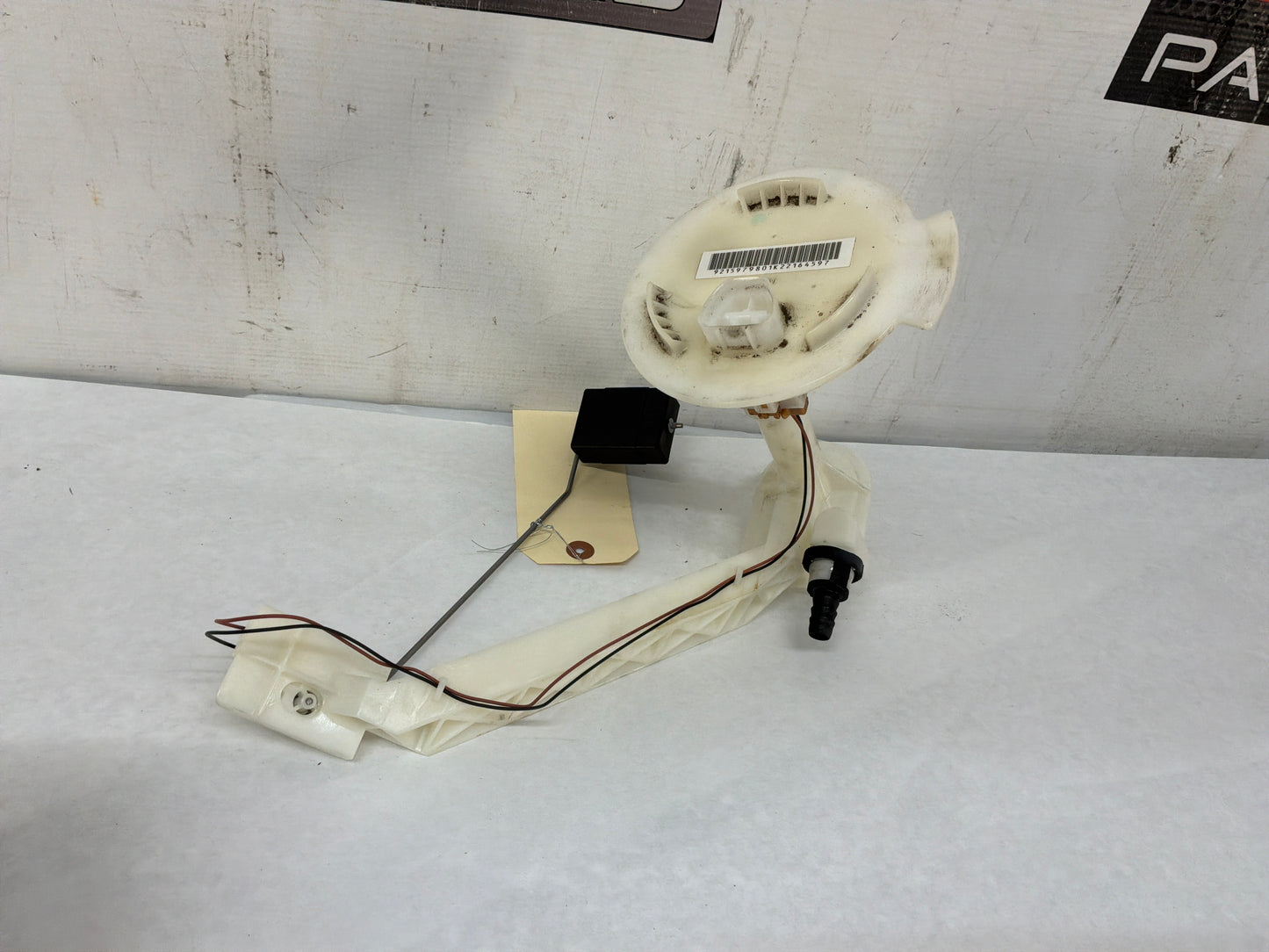 2008 Pontiac G8 GT Gas Fuel Pump Level Sending Unit Assembly OEM