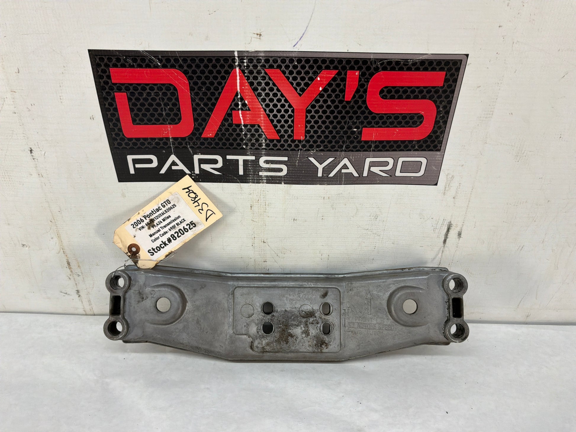 Transmission bracket - Day's Parts Yard