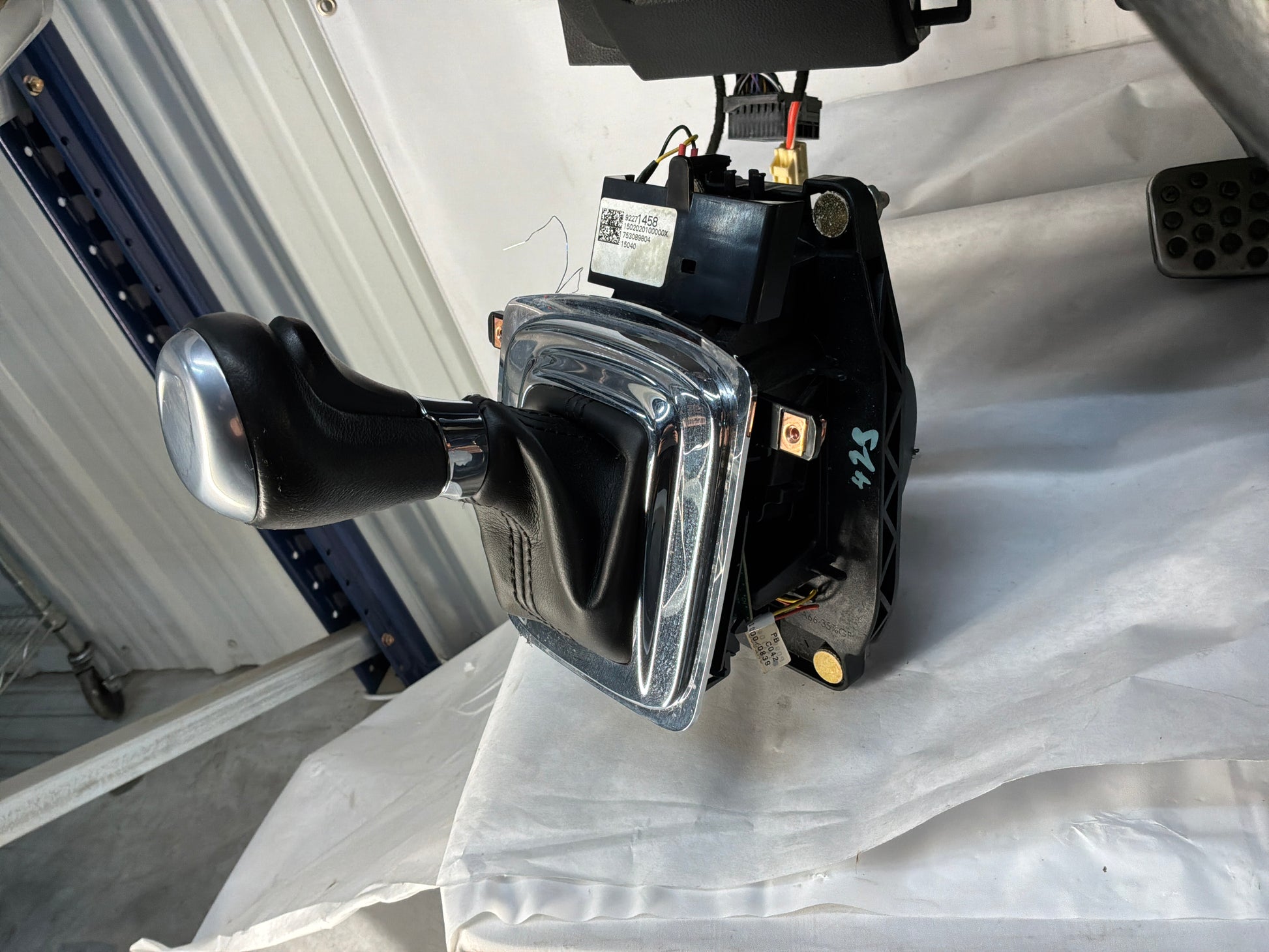 Dash and center console - Day's Parts Yard