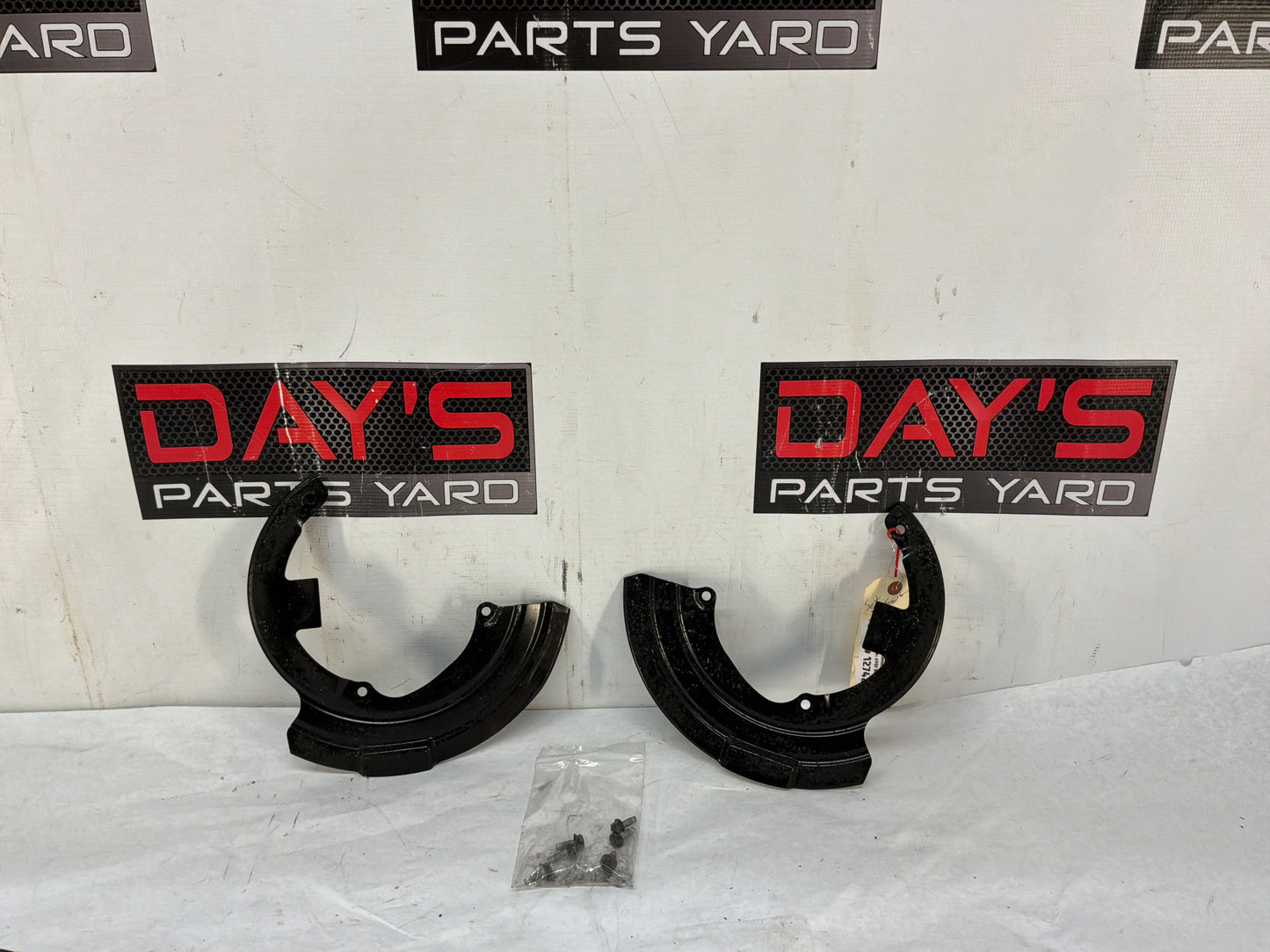 Dust shield - Day's Parts Yard