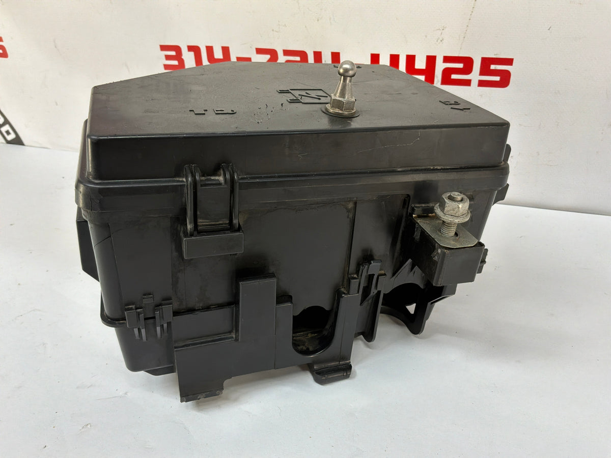 2009 Cadillac CTS-V Engine Fuse Box Relay Junction OEM