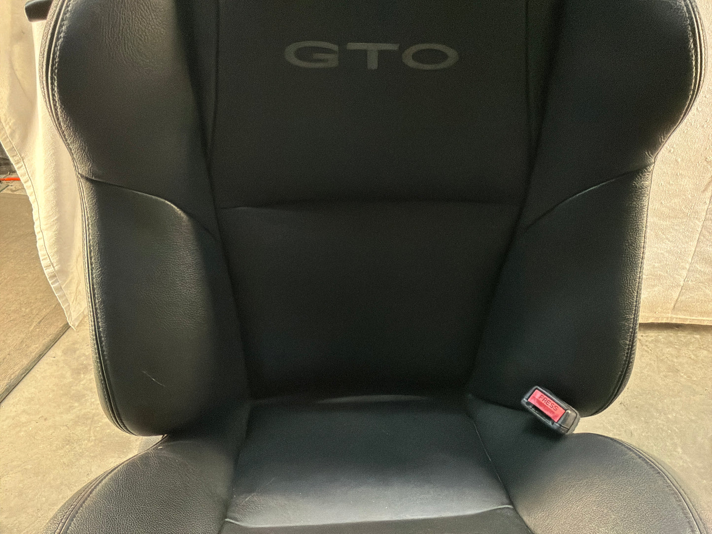 2005 Pontiac GTO Black Leather Front and Rear Seats Set OEM