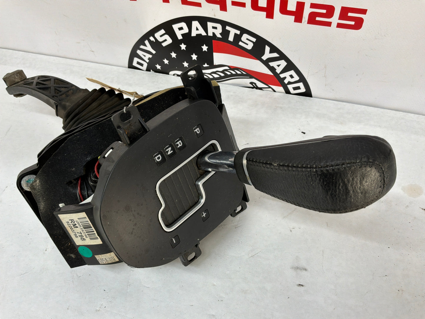 2008 Pontiac G8 Base Automatic Shifter Assembly OEM