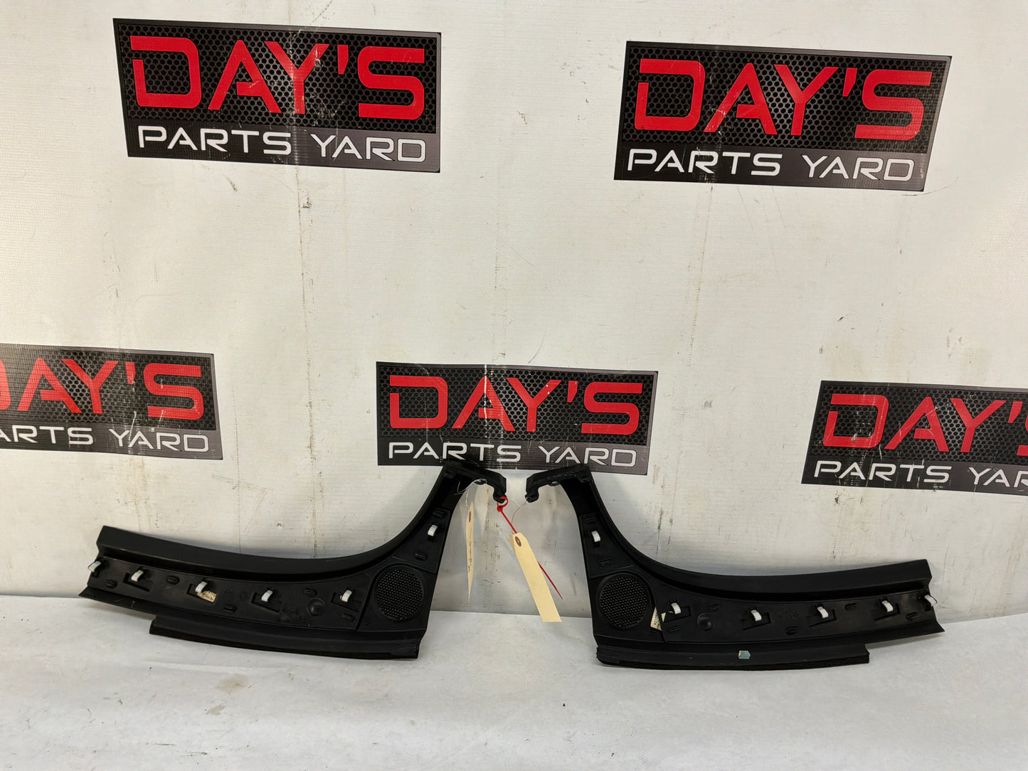 2008 Pontiac G8 GT RH, LH & Center Instrument Dash Panel Cowl Defrost Extensions OEM