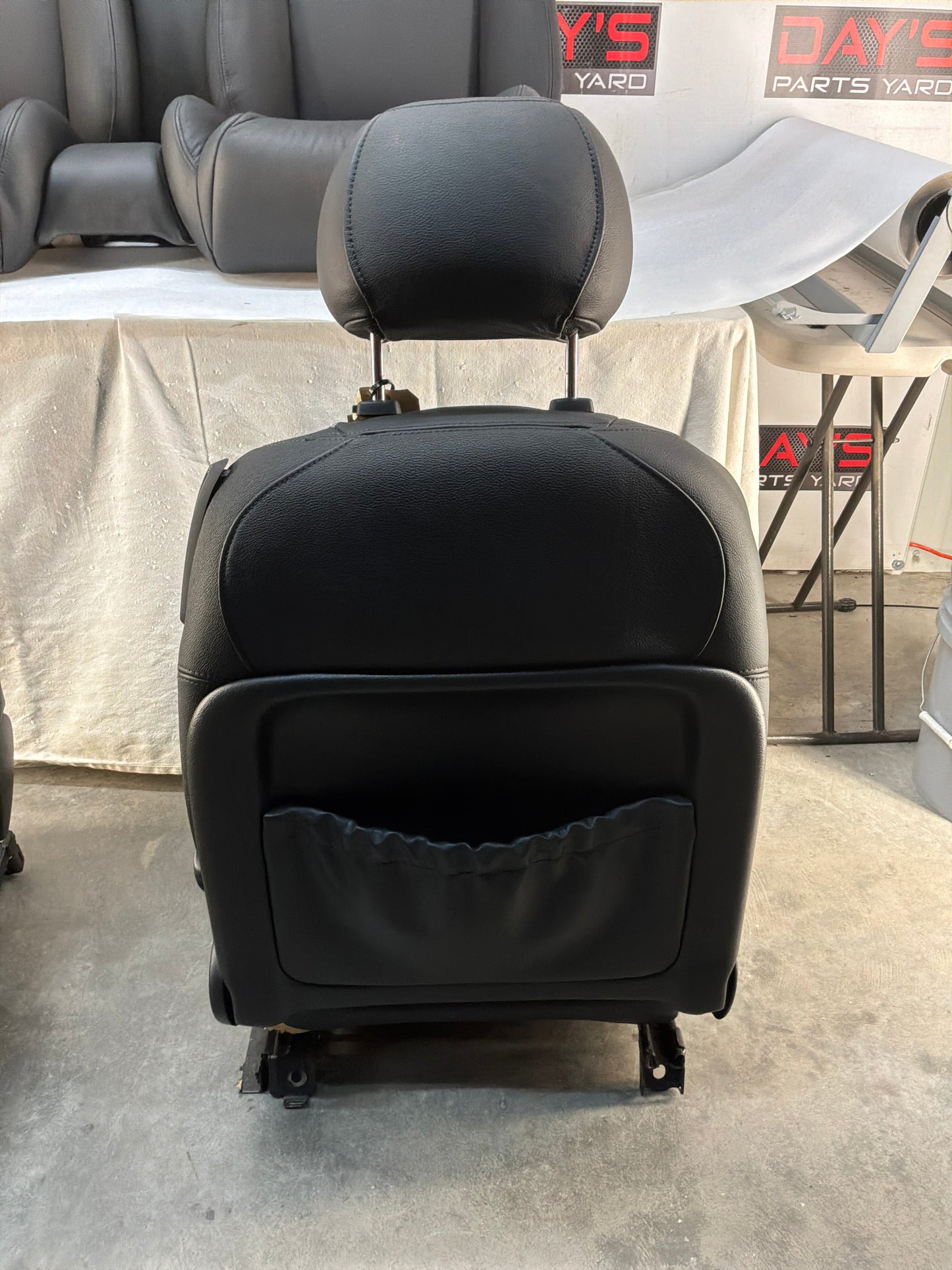 2006 Pontiac GTO Seats Fronts and Rears Black Leather OEM