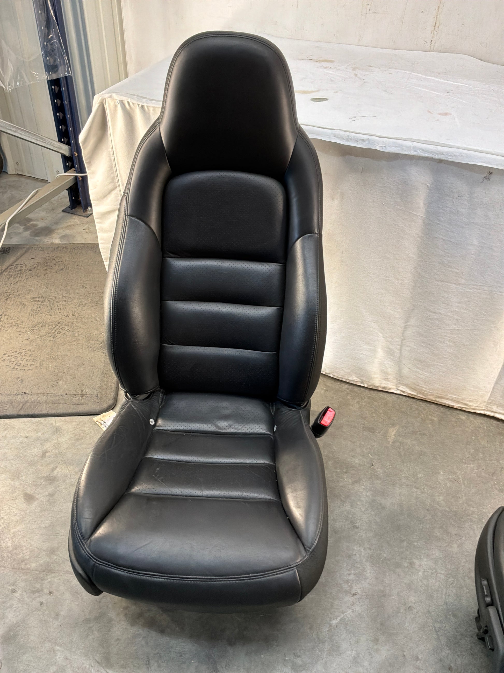 Front seats - Day's Parts Yard