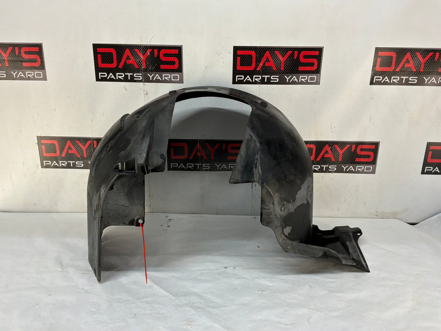 Rh front Wheel liner - Day's Parts Yard