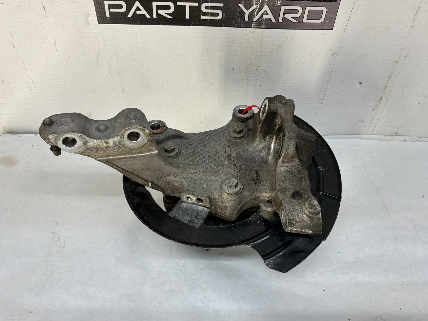 2017 Chevy SS Sedan RH Passenger Front Suspension Hub Knuckle Spindle Wheel Bearing Assembly OEM