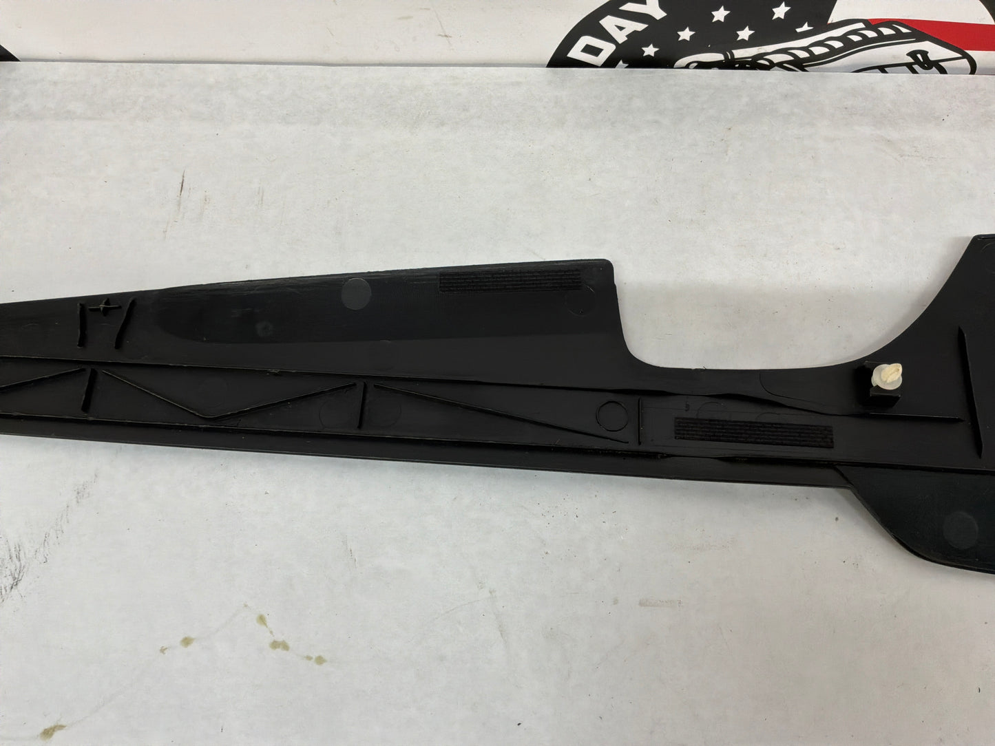 2008 Pontiac G8 Base RH & LH Center Console Side Trim Panels OEM