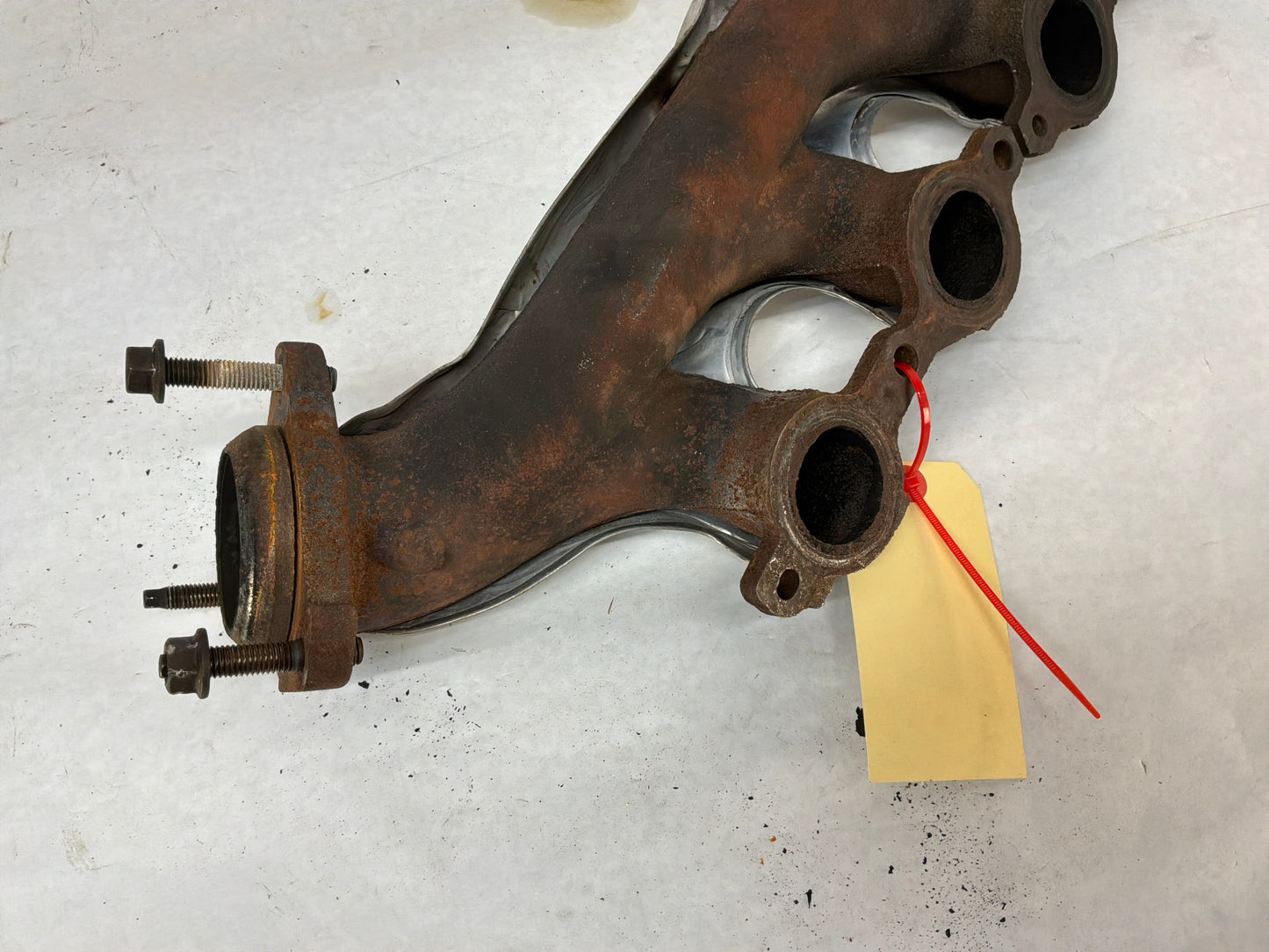 2012 Chevy Avalanche RH & LH Exhaust Manifolds Factory OEM