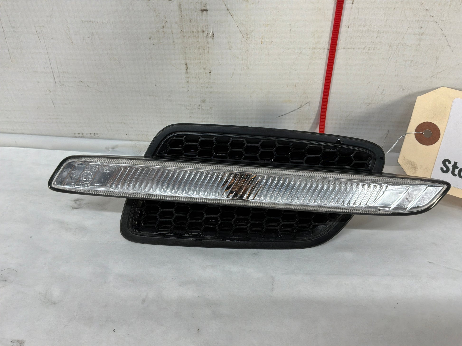 Rh fender marker - Day's Parts Yard