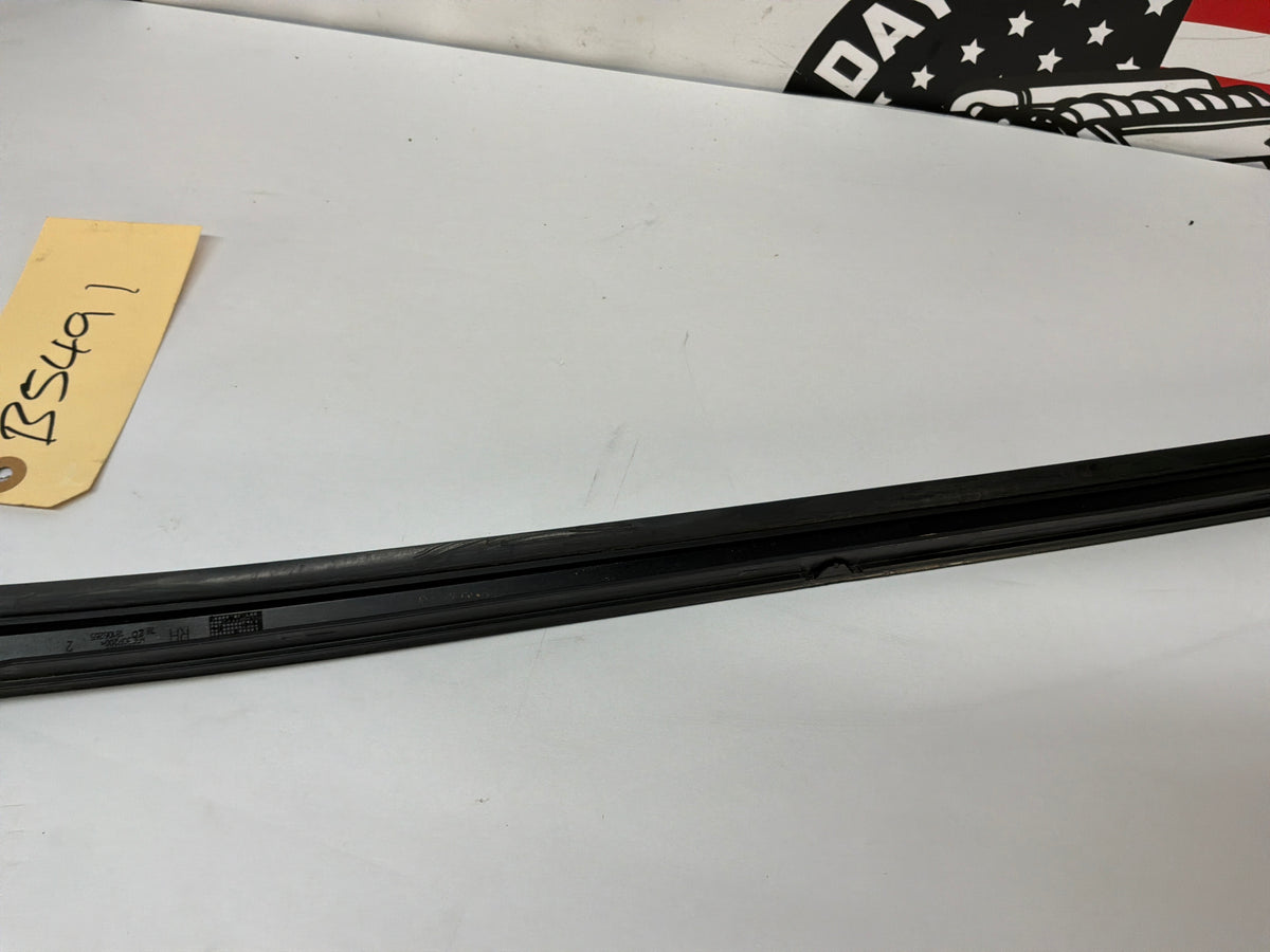 2017 Chevy SS Sedan RH & LH Windshield Window Molding Trim Moldings OEM