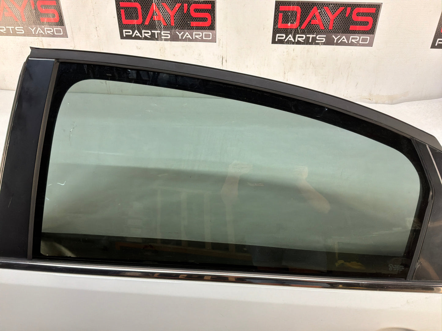 Rear lh door - Day's Parts Yard