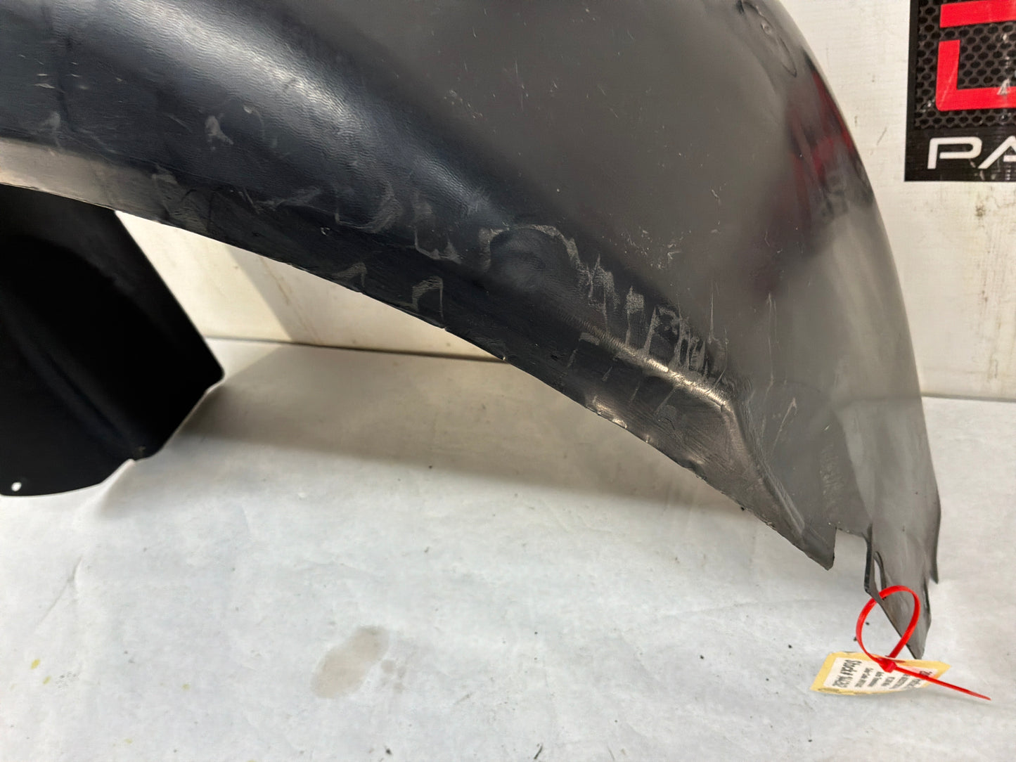 2008 Pontiac G8 GT RH Passenger Rear Fender Wheelhouse Well Liner OEM