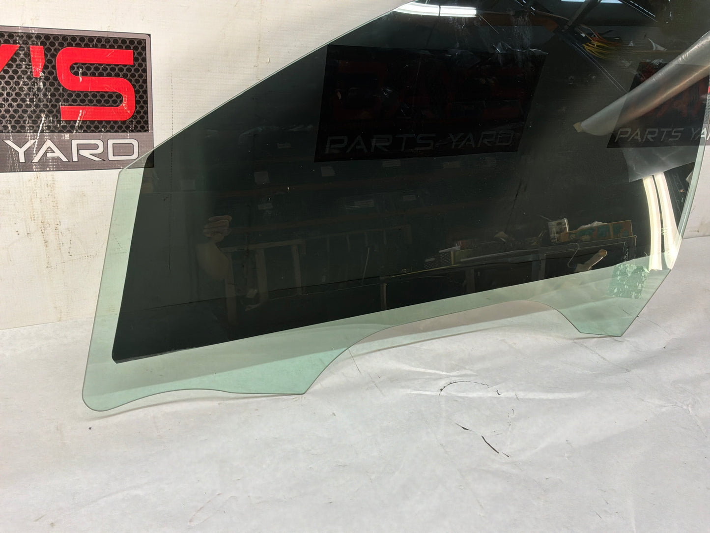 Lh front door window glass - Day's Parts Yard