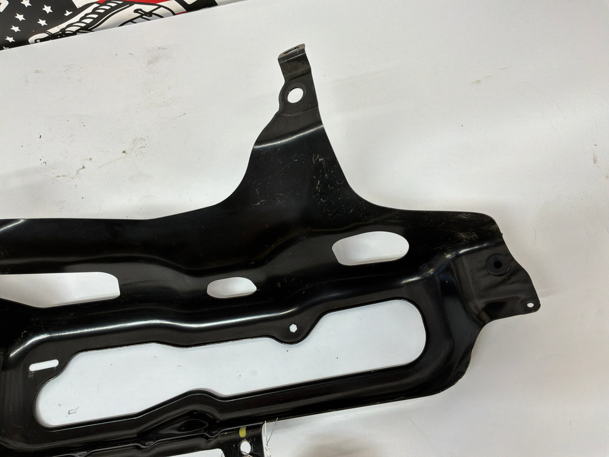 2015 Chevy Camaro SS 1LE LH Driver Taillight Tail Light Mounting Bracket Frame Brace OEM