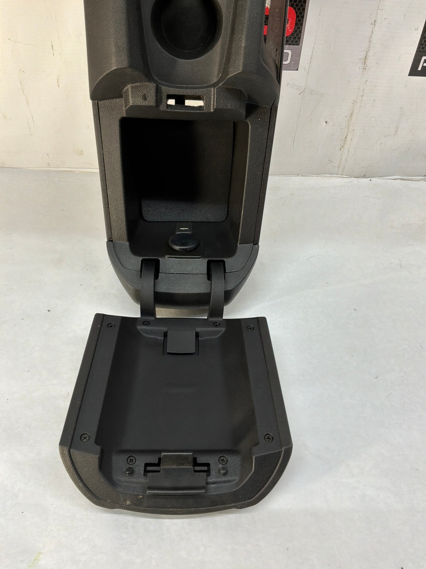 2015 Chevrolet Camaro SS 1LE Complete Center Console Arm Rest OEM
