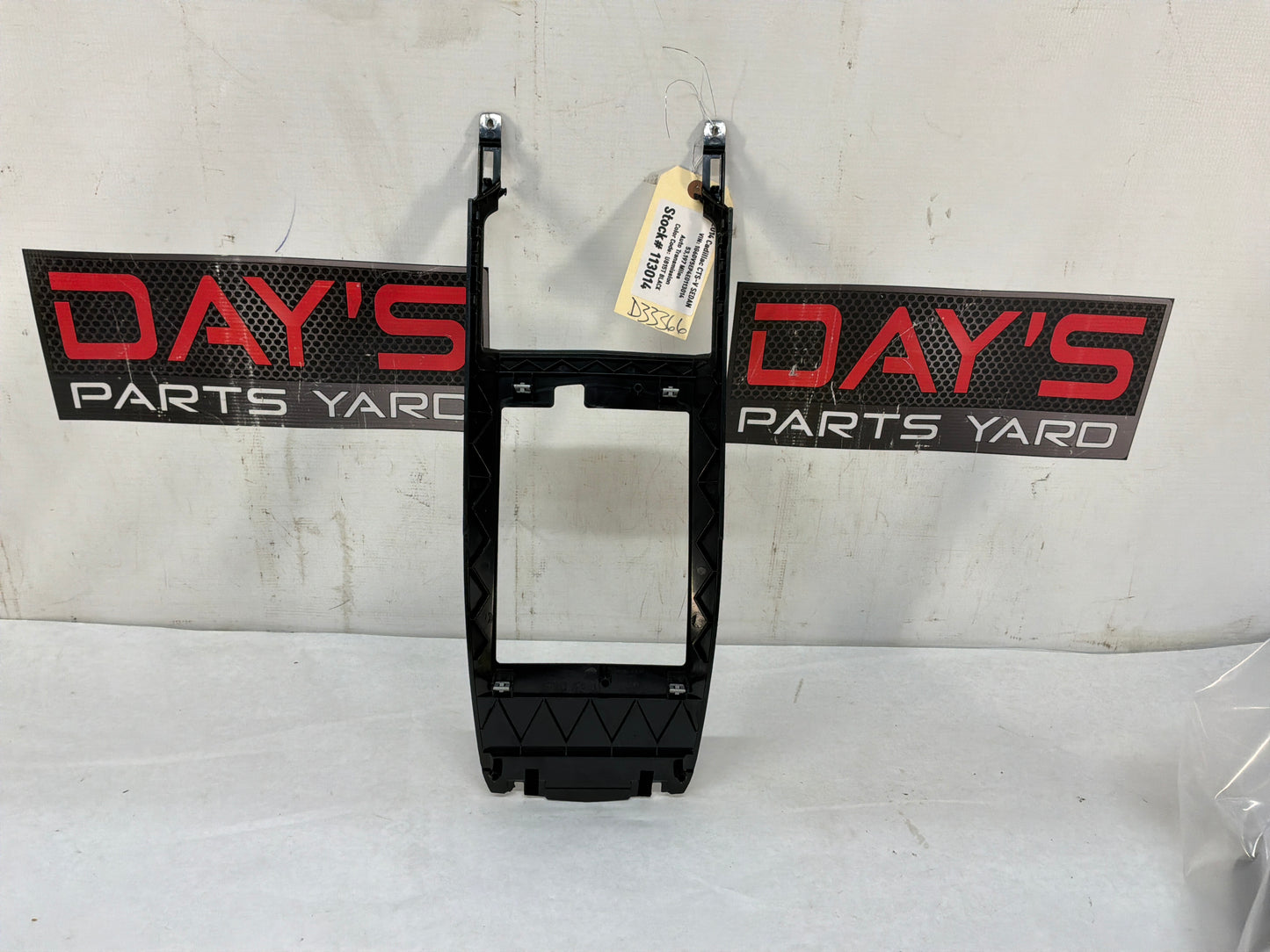Shifter bezel - Day's Parts Yard