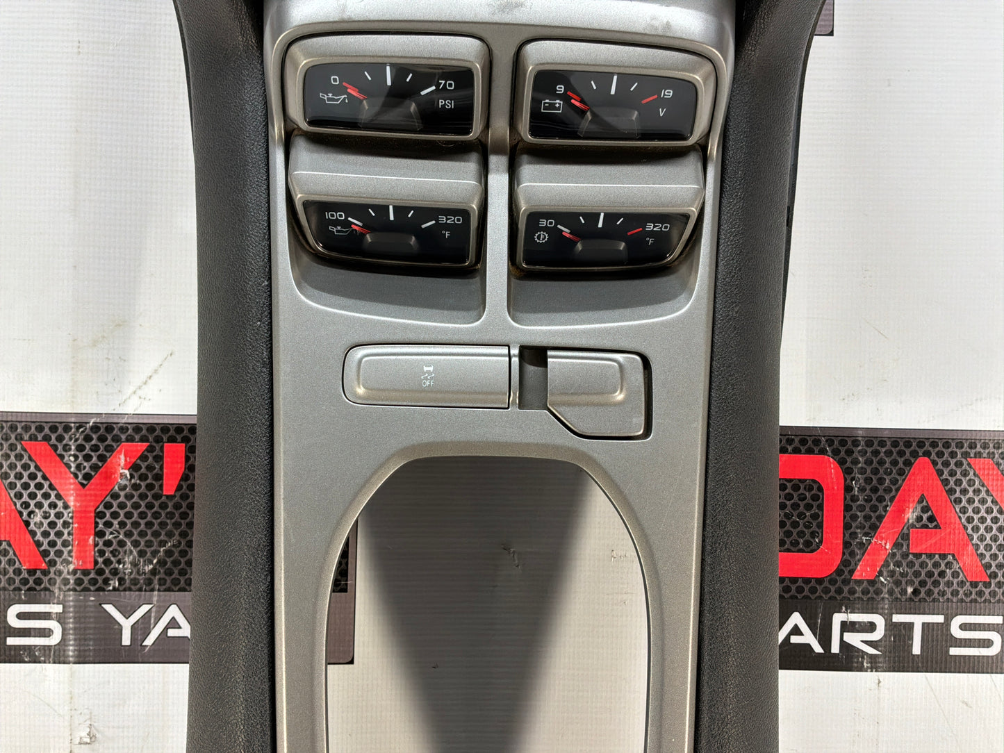 2013 Chevy Camaro SS Complete Center Console w/ Automatic Gear Selector Shifter OEM