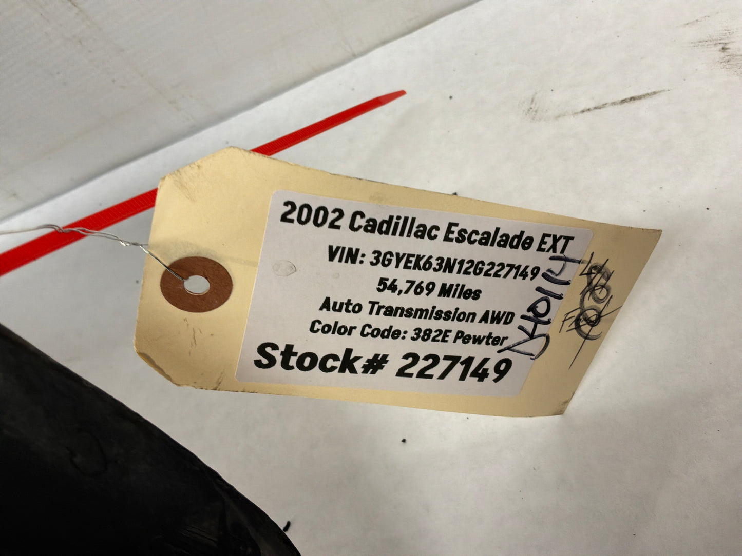 2002 Cadillac Escalade EXT RH Passenger Front Fender Wheel House Well Liner OEM