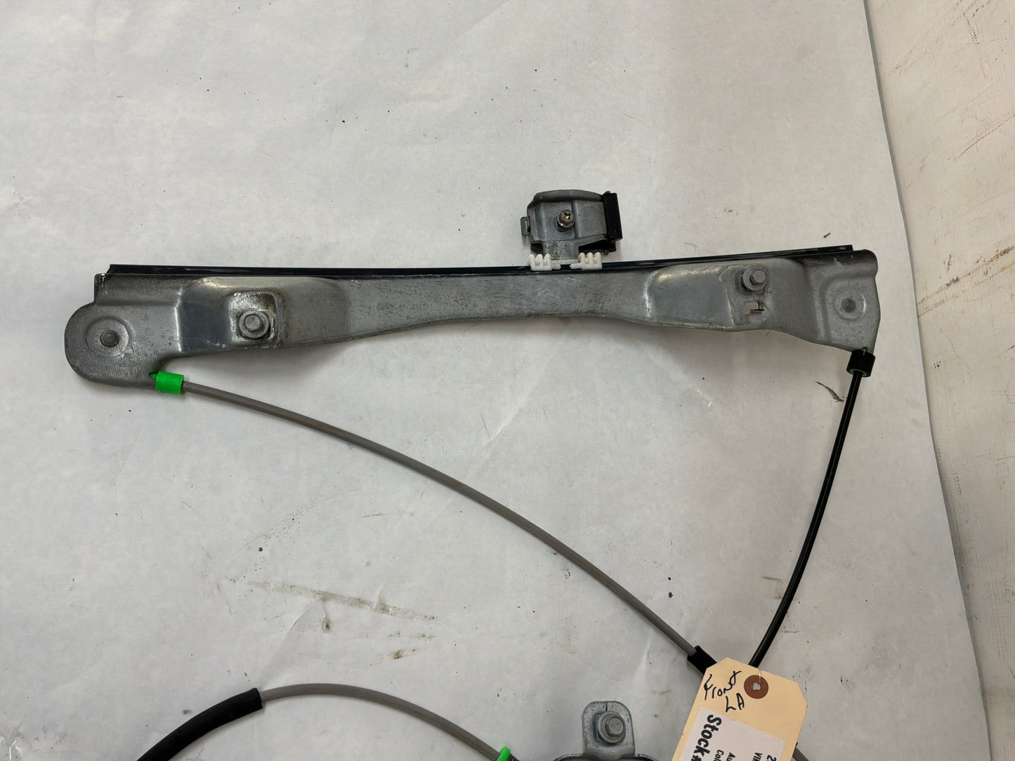 Rh front window reg - Day's Parts Yard