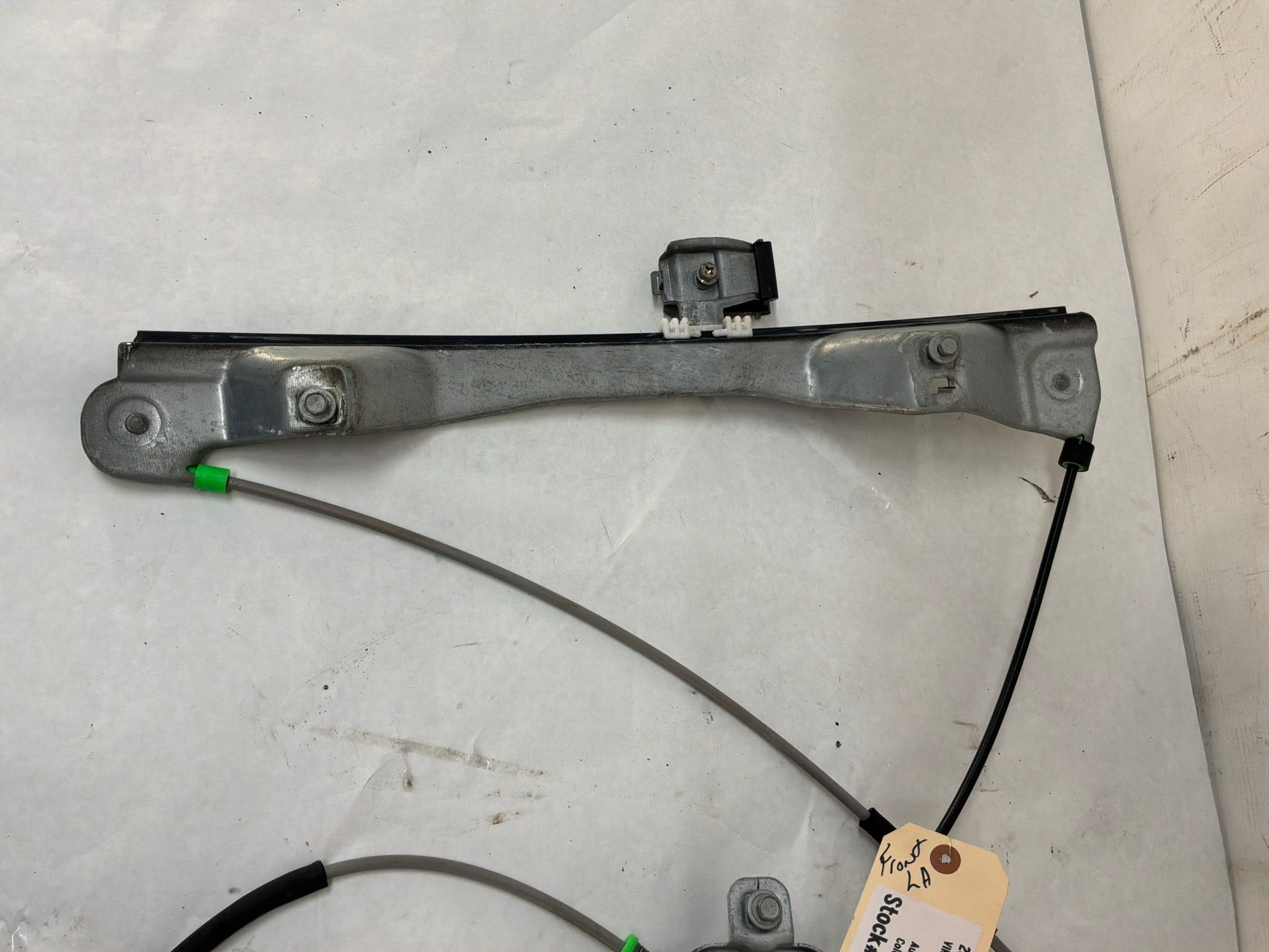 Rh front window reg - Day's Parts Yard