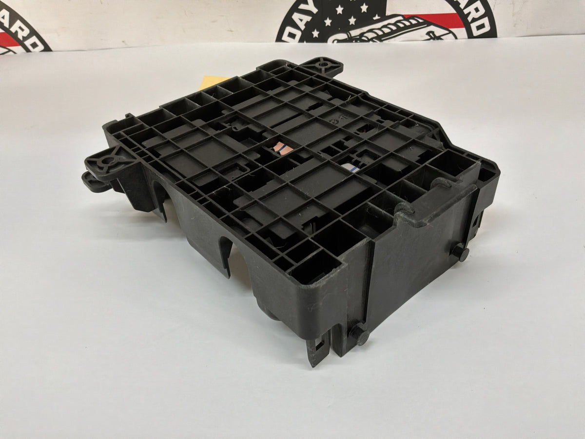 2014 Chevy SS Sedan Engine Bay Fuse Junction Box Block Panel Retainer Block OEM