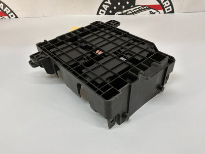 2014 Chevy SS Sedan Engine Bay Fuse Junction Box Block Panel Retainer Block OEM