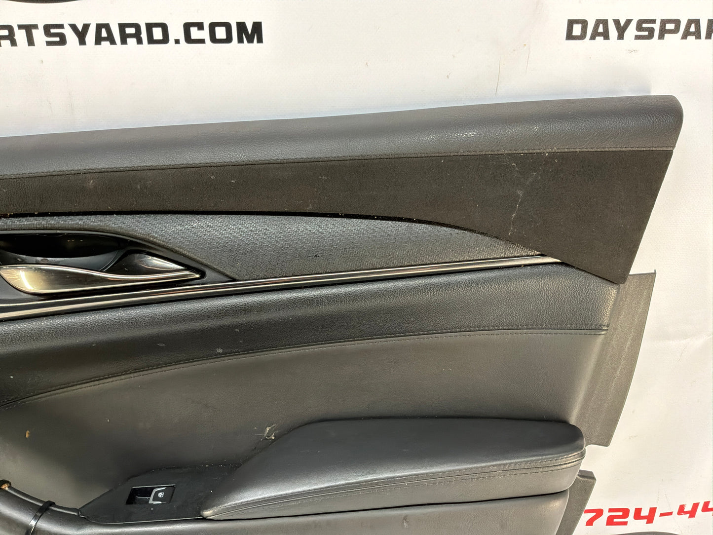 2018 Cadillac CTS-V Front RH Passenger Door Panel OEM broken grab