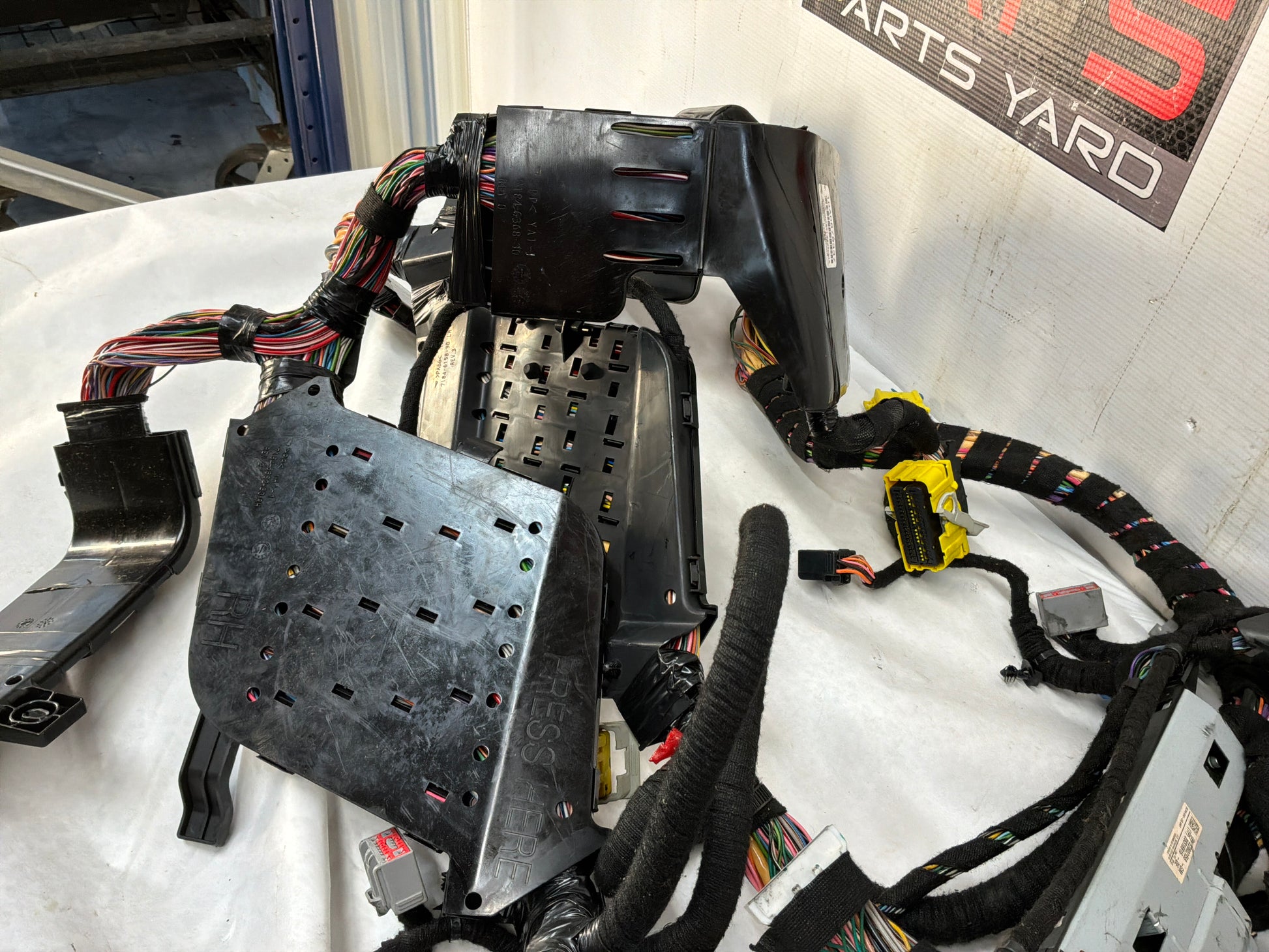 Body harness - Day's Parts Yard
