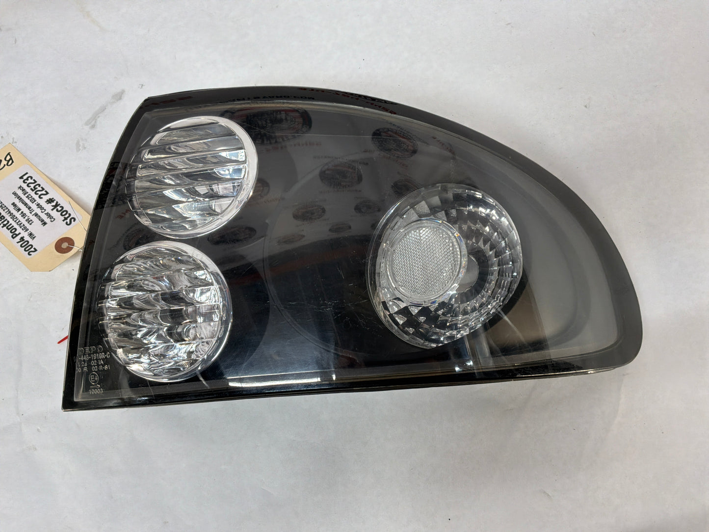 2004 Pontiac GTO RH & LH Aftermarket DEPO Clear Lens Taillight Tail Light Lamps