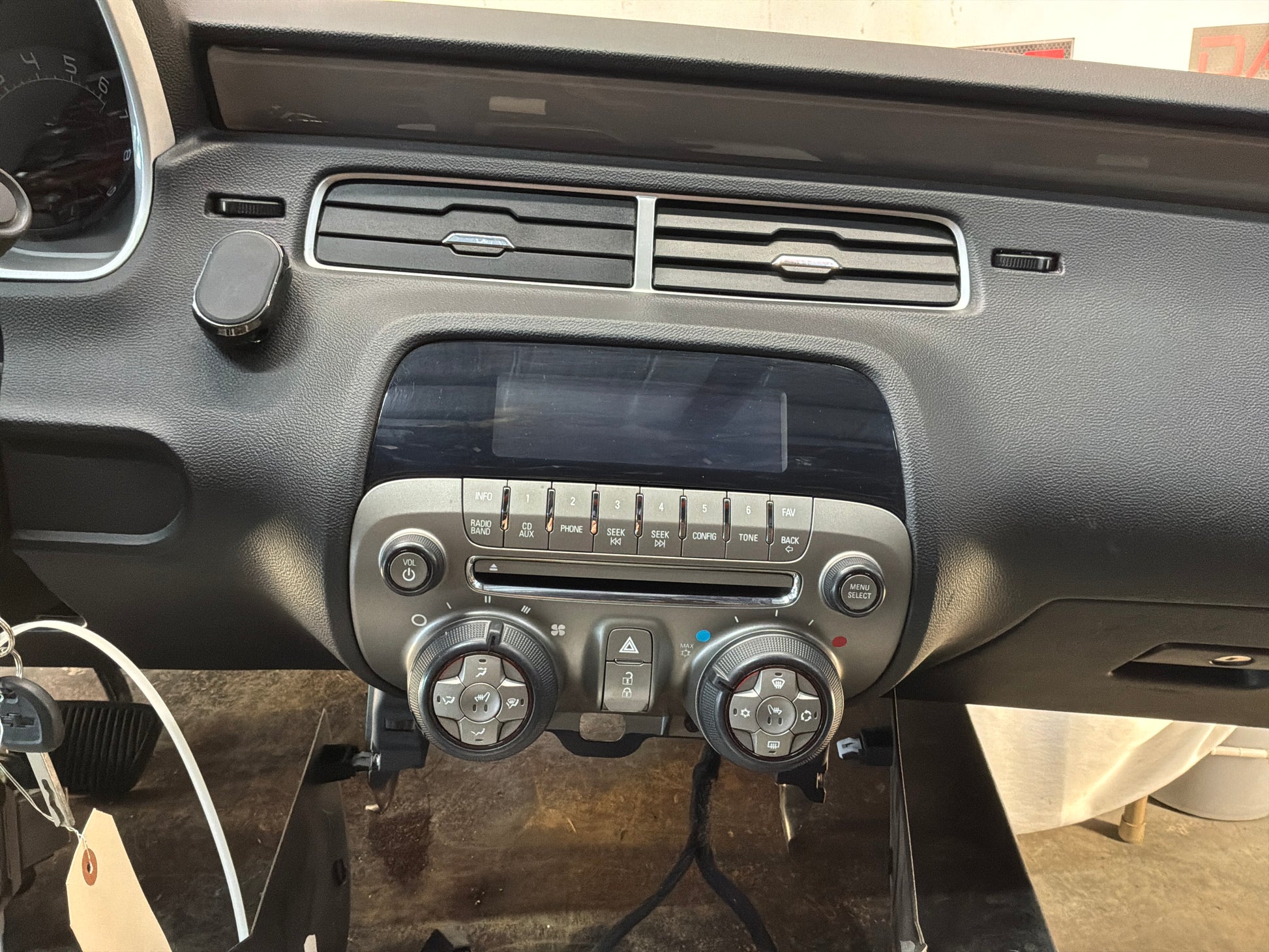 Dash w  enter console and Shifter - Day's Parts Yard
