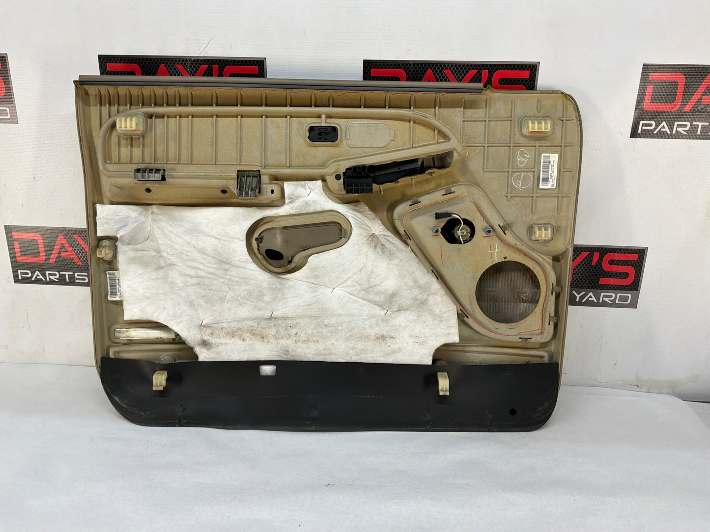Rh front door panel - Day's Parts Yard