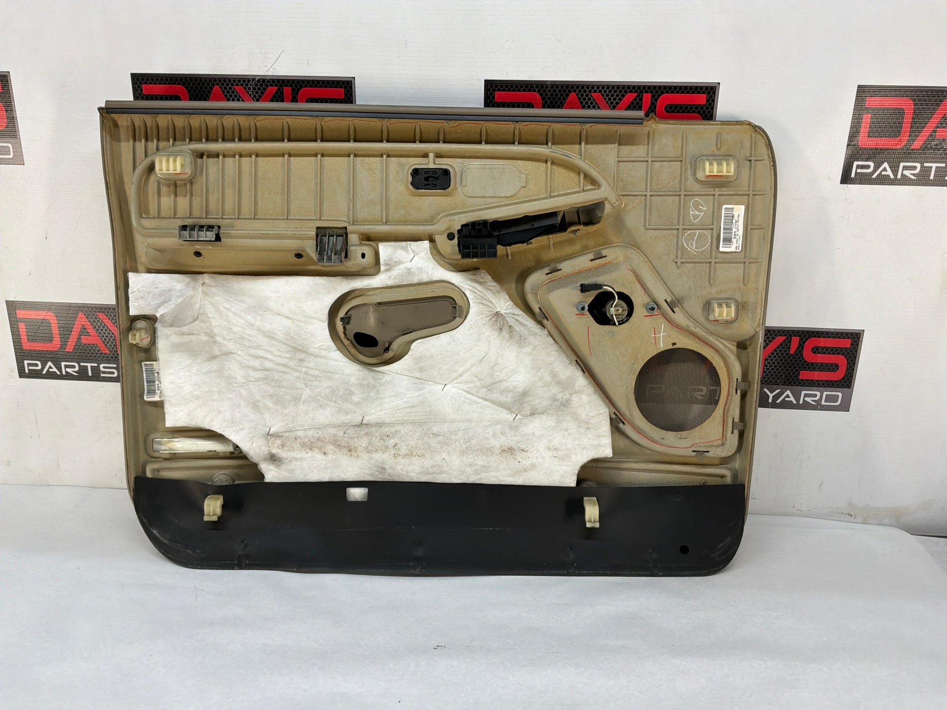 Rh front door panel - Day's Parts Yard
