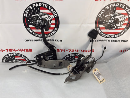 2013 Chevy Camaro 1LE Manual Transmission Pedal Brake Clutch Master Cylinder Assembly OEM