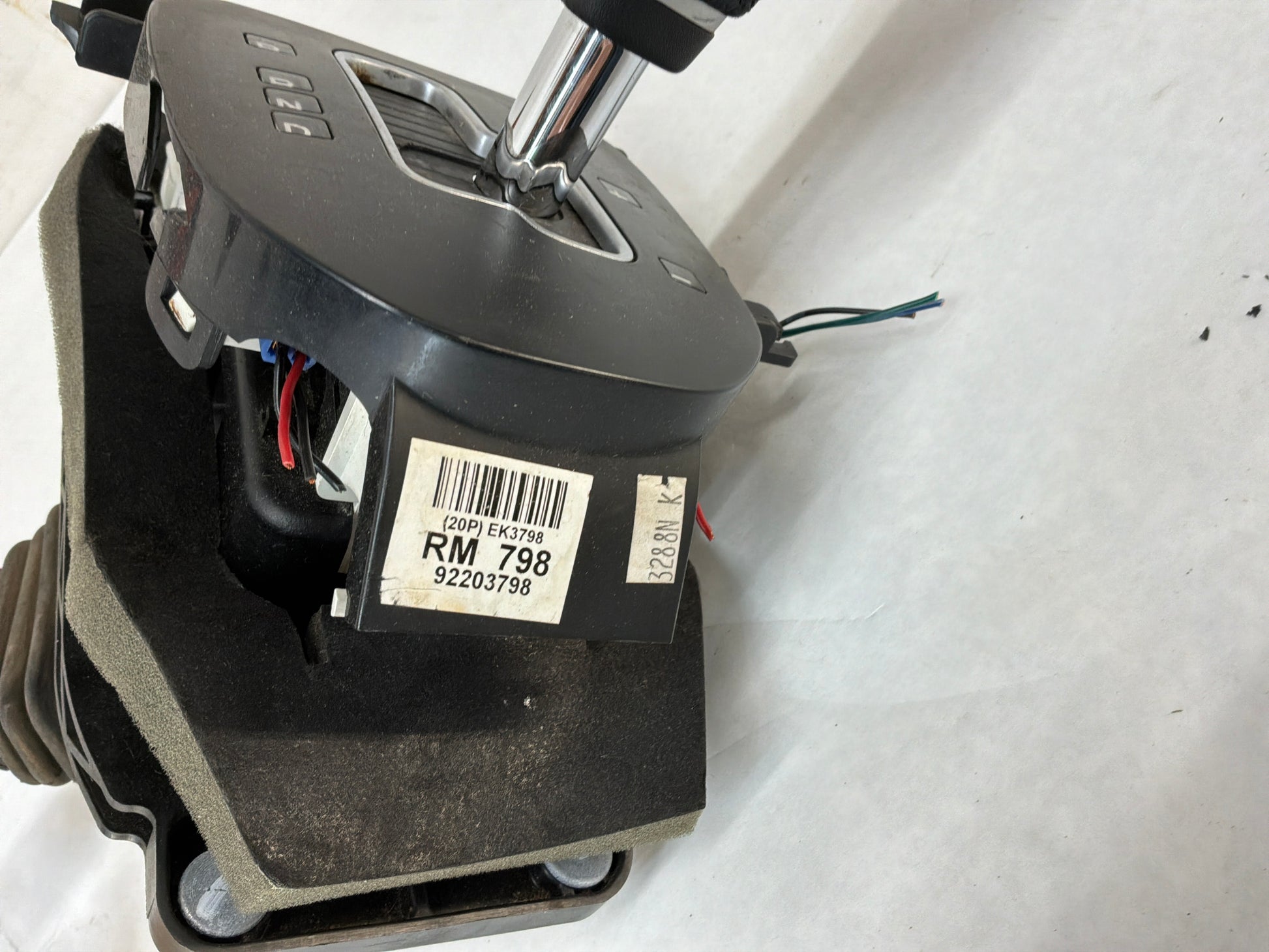 2009 Pontiac G8 Automatic Gear Selector Shifter Assembly OEM - Day's Parts Yard