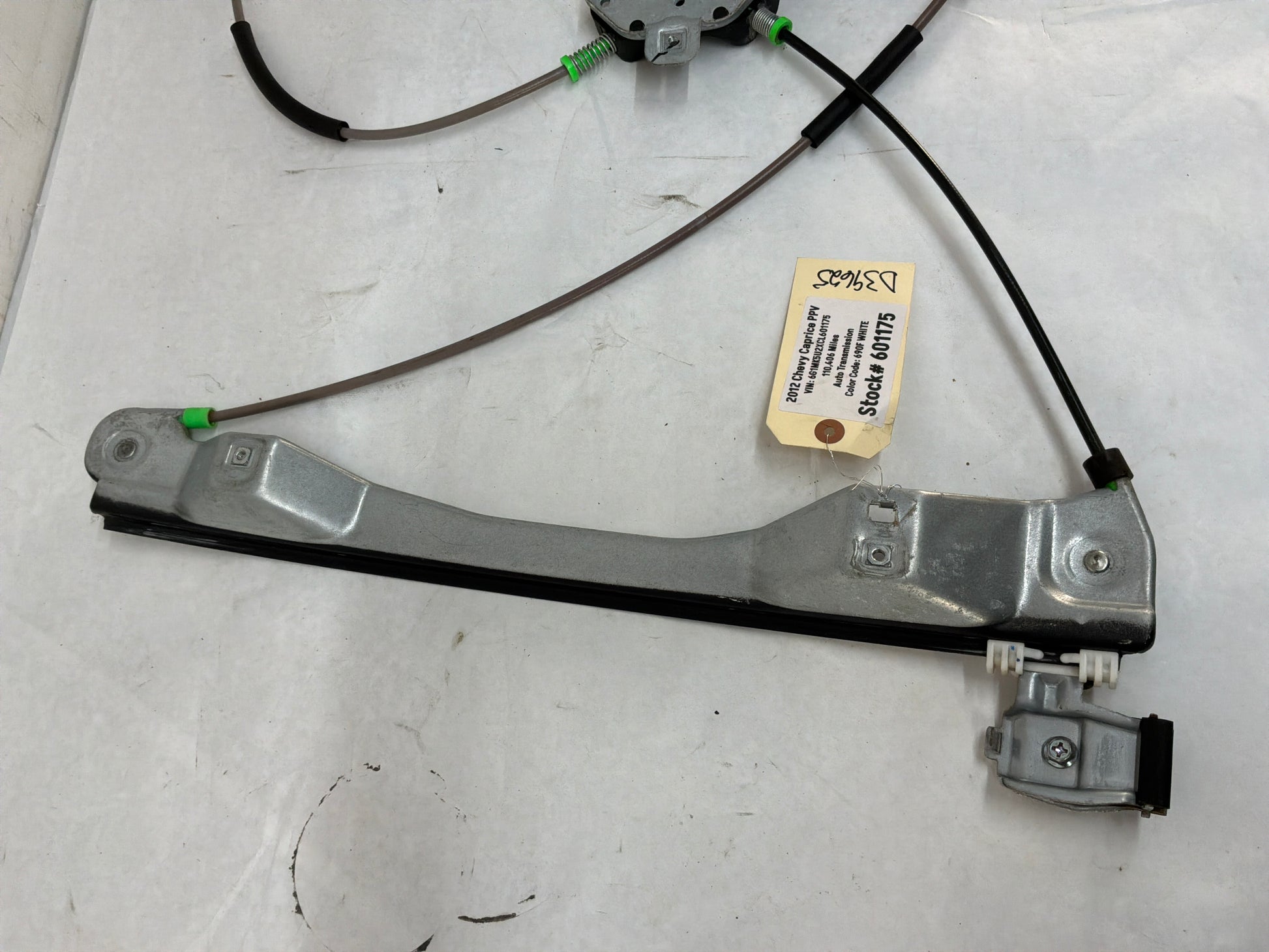 Rh front window regulator - Day's Parts Yard