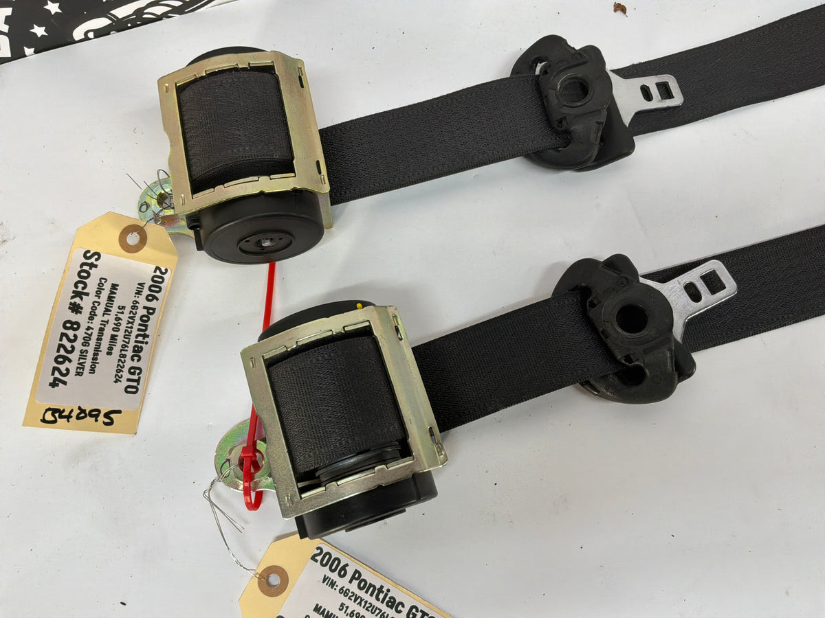2006 Pontiac GTO LH & RH Front Seat Belts Retractors OEM