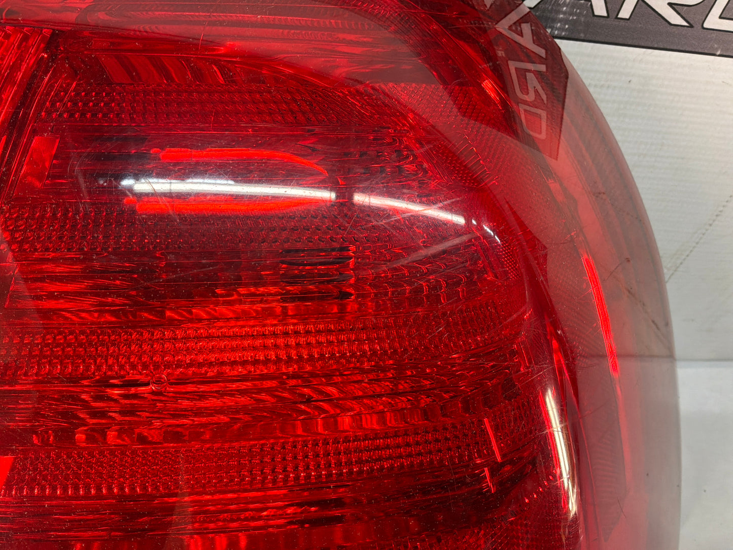 Rh taillight - Day's Parts Yard