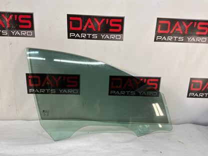 2016 Chevy Caprice PPV RH Passenger Front Door Window Glass OEM